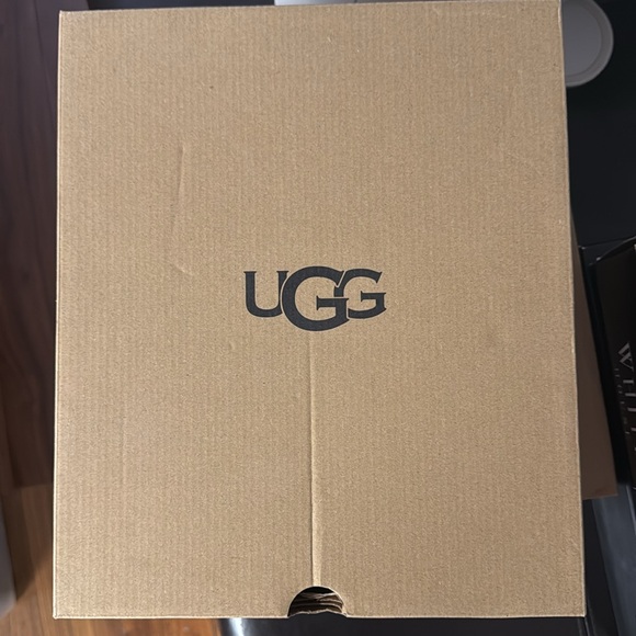 UGG MICRO CHEETAH NEW W/π¦ - Picture 10 of 13